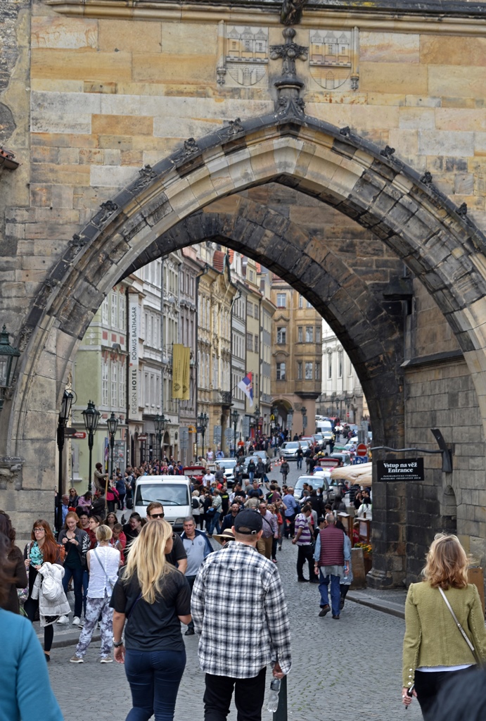 Archway into Little Quarter